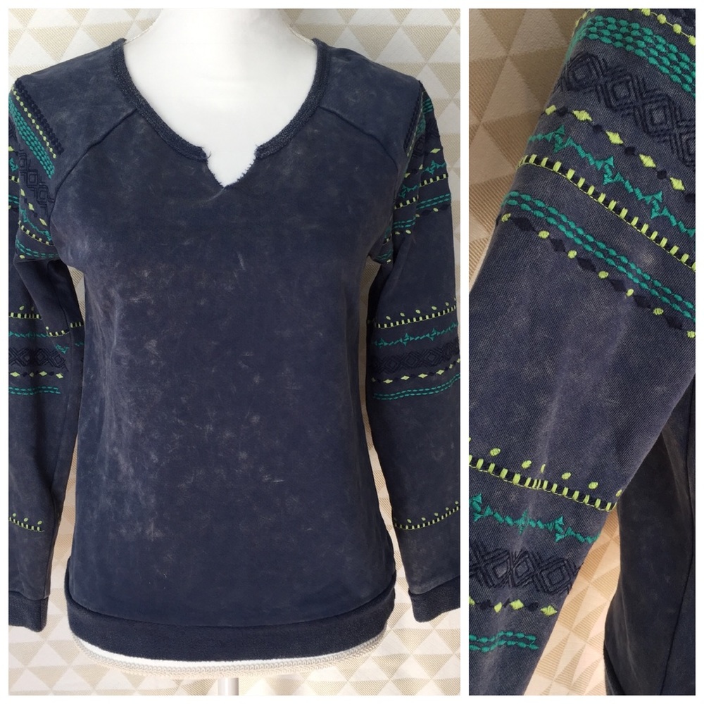 Stonewashed 💯 Cotton Sweater w/Tribal Embroidery - Picture 2 of 6